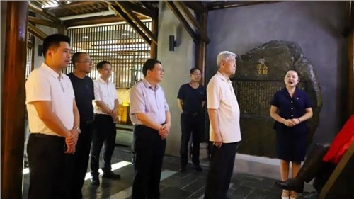 原國務(wù)院參事、國家制造強國建設(shè)戰(zhàn)略咨詢委員會委員張綱一行來集團(tuán)白沙溪茶廠考察調(diào)研